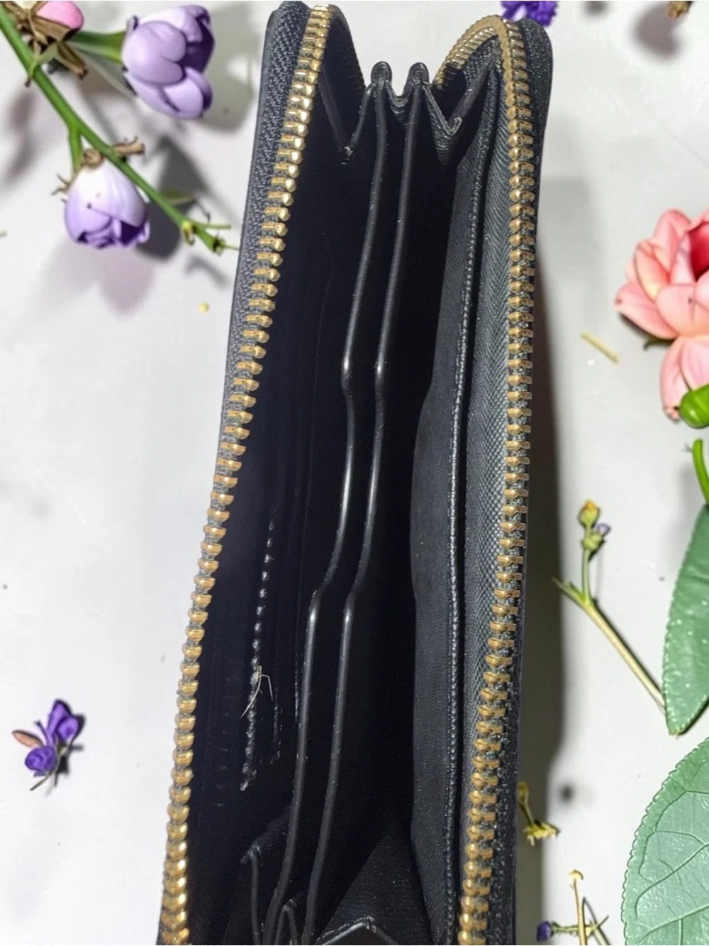 MICHAEL KORS BLACK PATENT MONOGRAM ZIP AROUND WALLET GOLD TONE